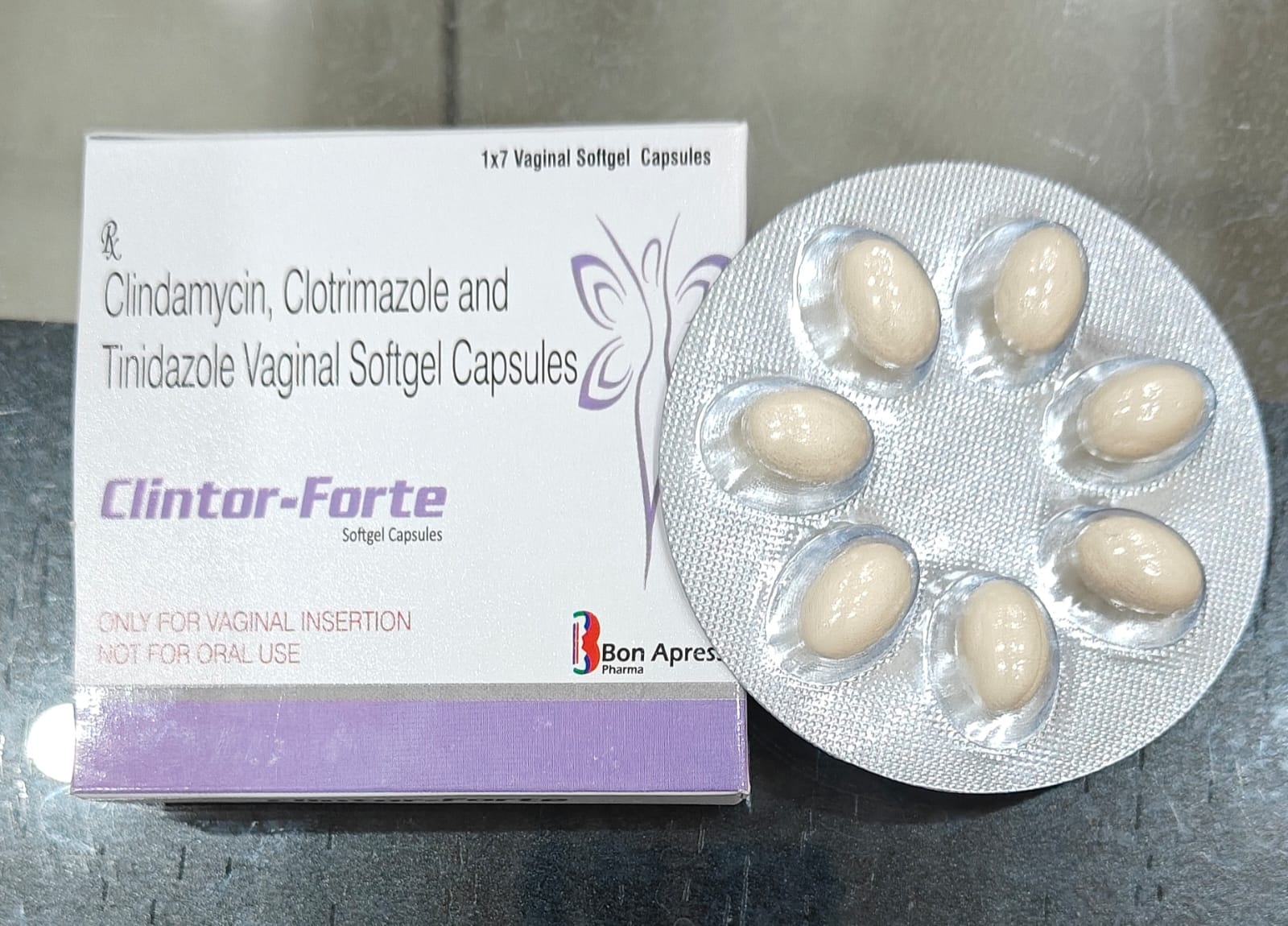 Clintor Forte Vaginal Capsule box and packaging, a broad-spectrum multi-action treatment for mixed vaginitis and syndromic vaginal discharge by Bon Apress Pharma.